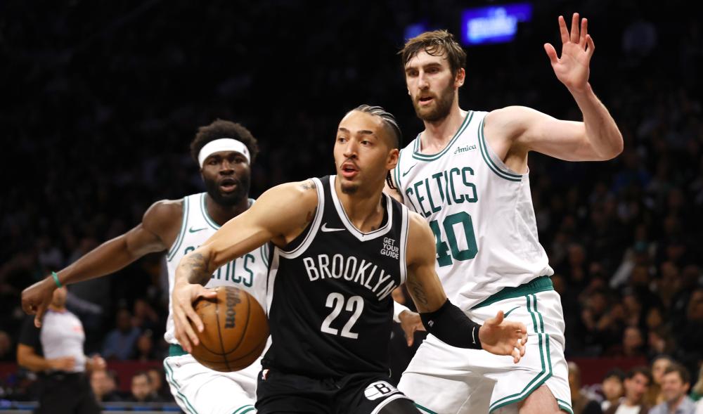 场上受到追 场上受到追