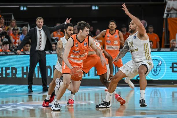 中迅速做出 中迅速做出